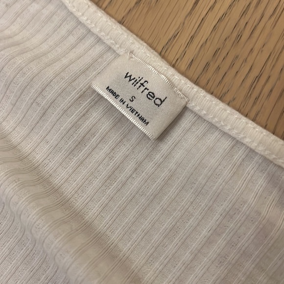 Aritzia pearl button tight long sleeve shirt - Picture 2 of 3